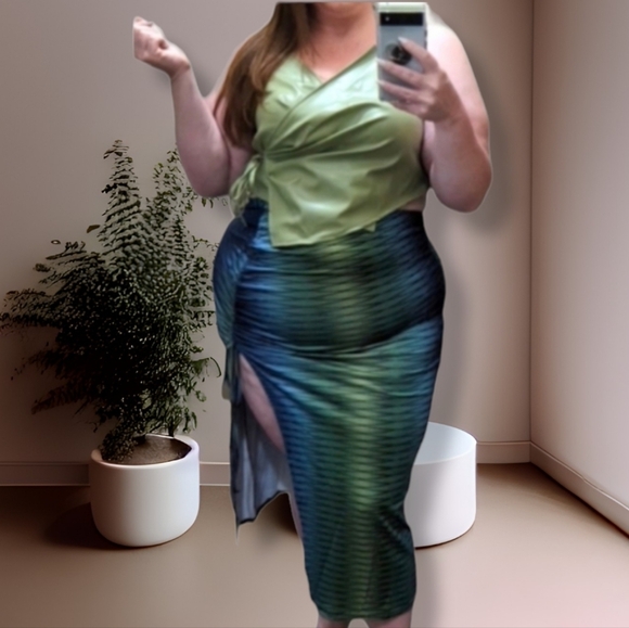 Dresses & Skirts - 2pc Set Wrap Halter top w/ Ombre Maxi Skirt